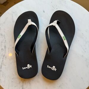 Sanuk Black and White Sandals